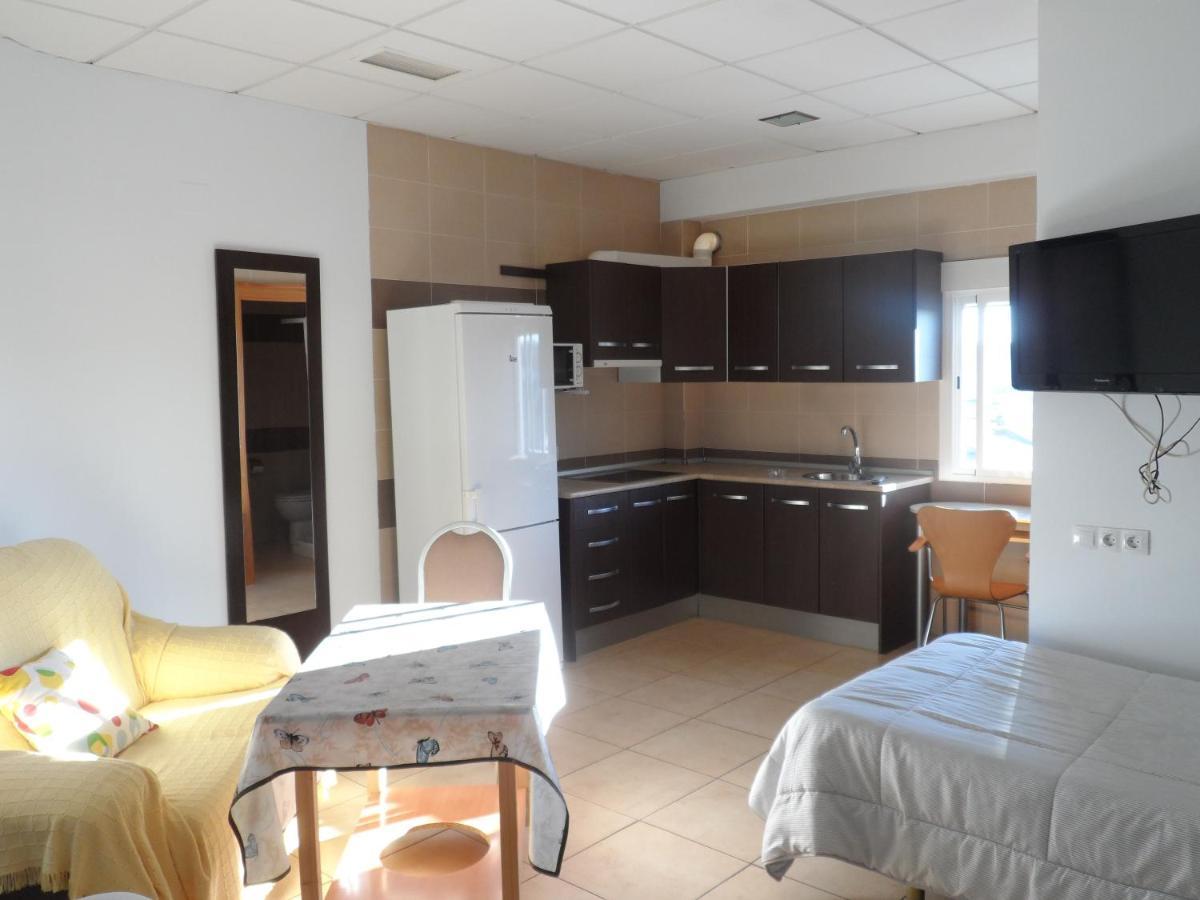 Hostal Via Del Caminante Madrigalejo ภายนอก รูปภาพ