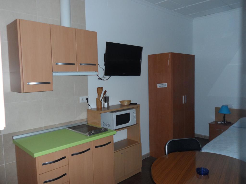 Hostal Via Del Caminante Madrigalejo ภายนอก รูปภาพ