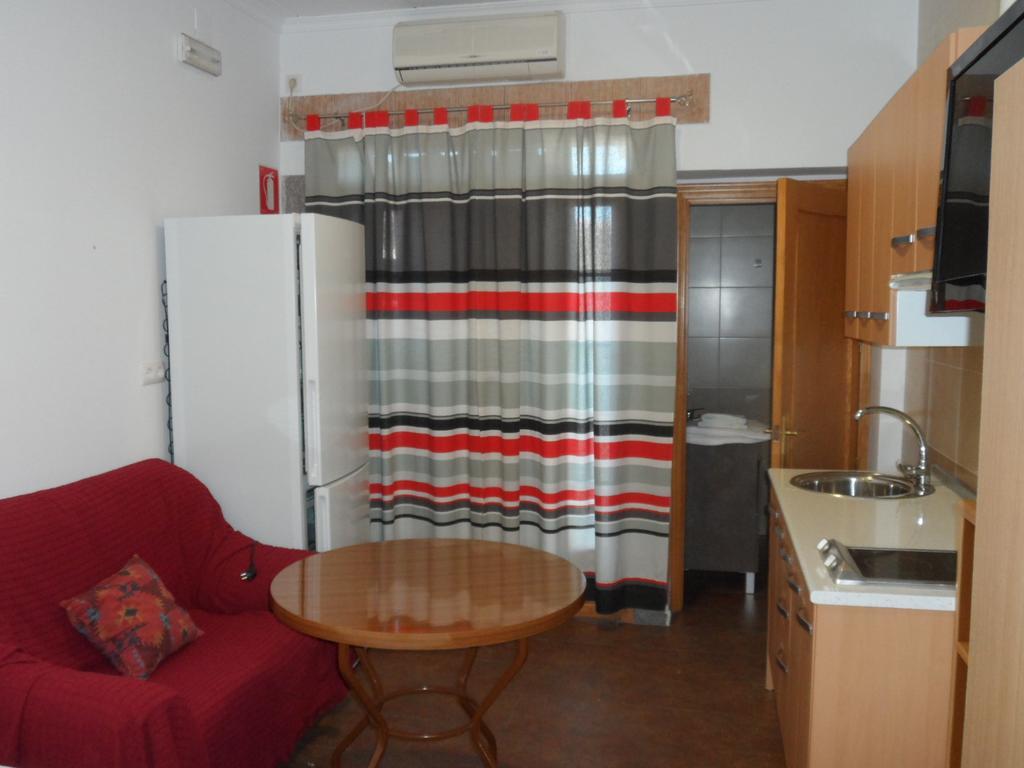 Hostal Via Del Caminante Madrigalejo ภายนอก รูปภาพ