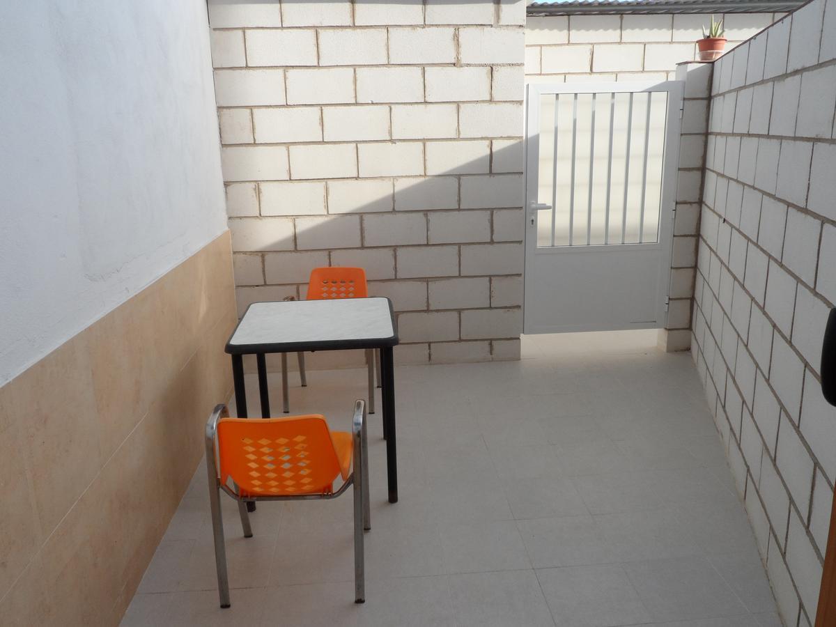 Hostal Via Del Caminante Madrigalejo ภายนอก รูปภาพ